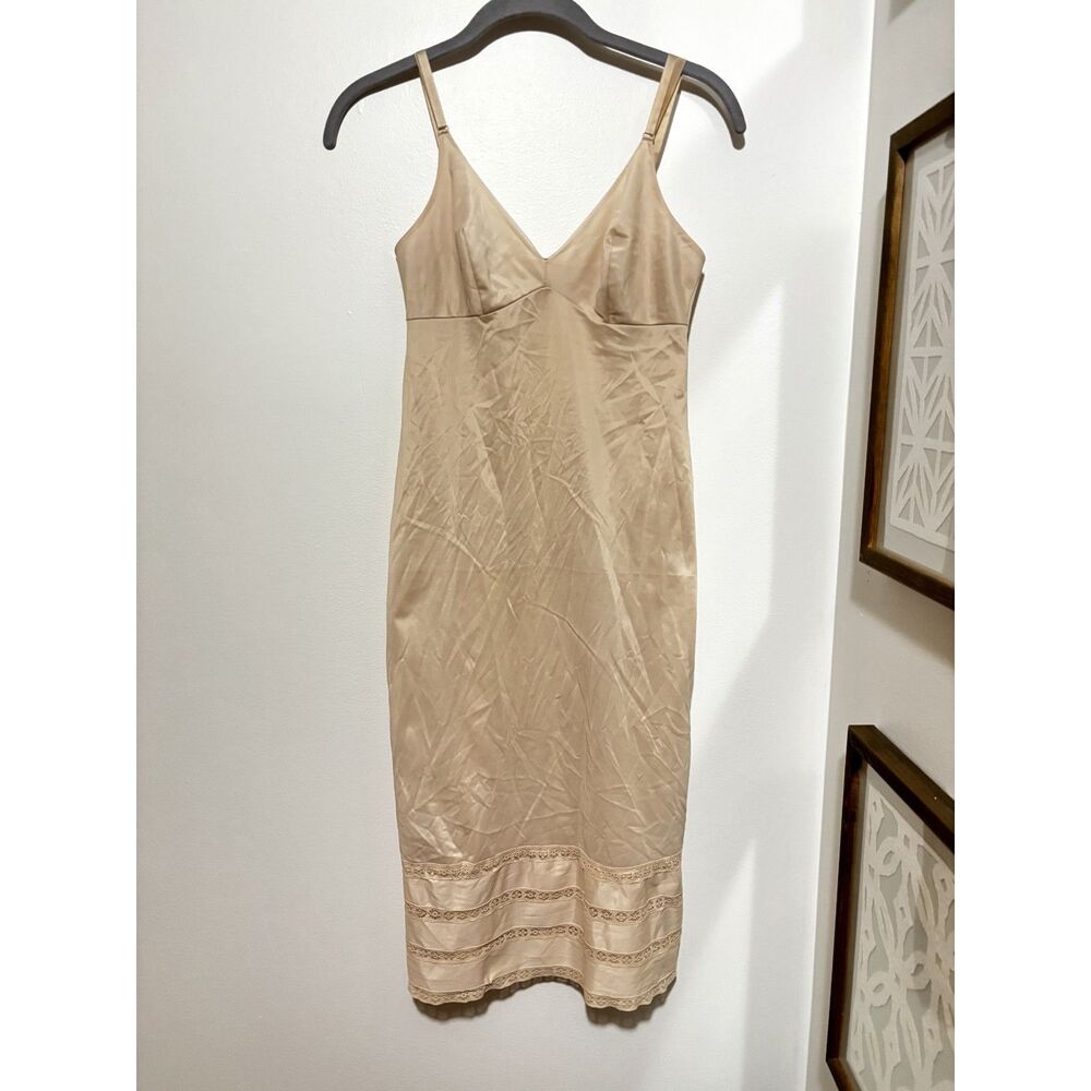 Goddard Artemis Vtg Full Slip Size 32 Beige Nylon Lace Trim Lingerie Quiet Lux